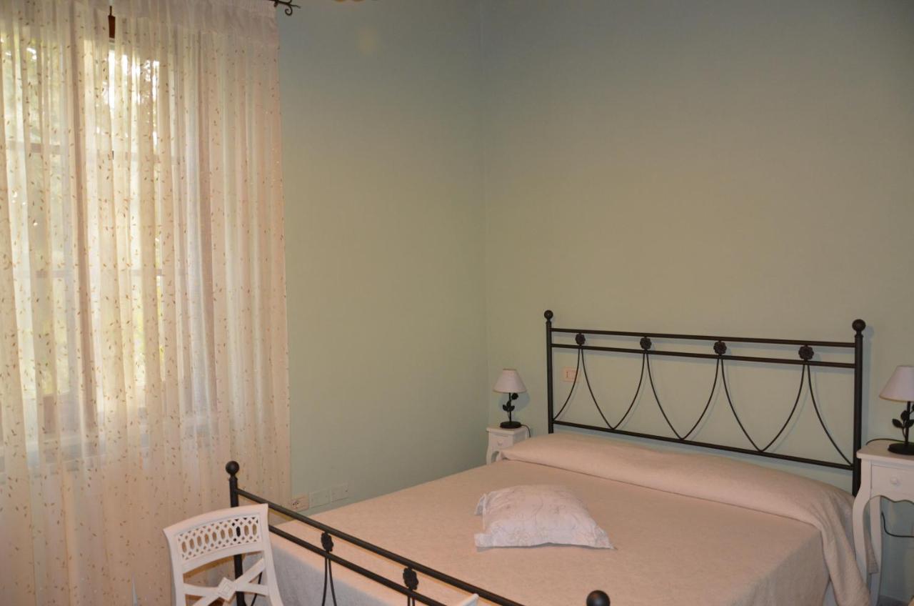 B & B Da Ferro Massarosa Szoba fotó